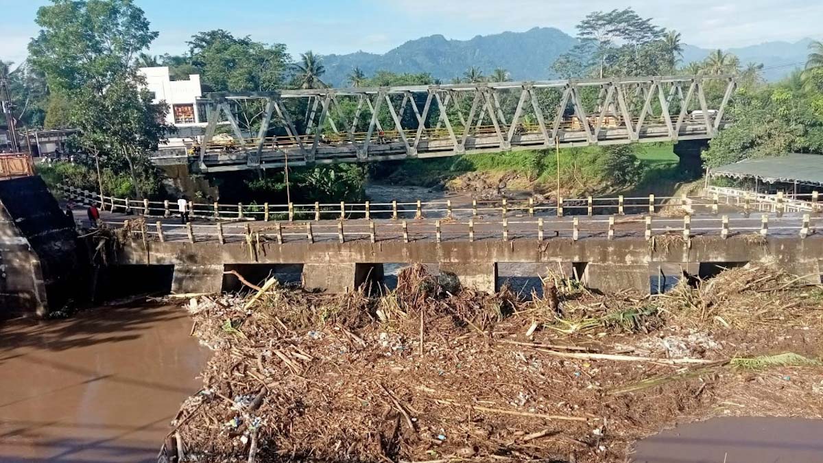 Lahar Dingin Merapi Terjang Sungai Srowol Magelang, 1 Tewas, 4 Hilang