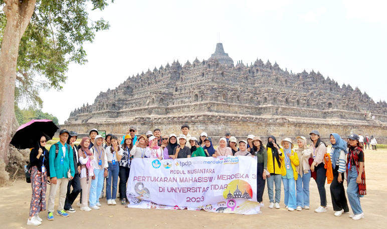  Kunjungi Borobudur, Mahasiswa PMM3 Untidar Perdalam Pengetahuan Budaya Nusantara