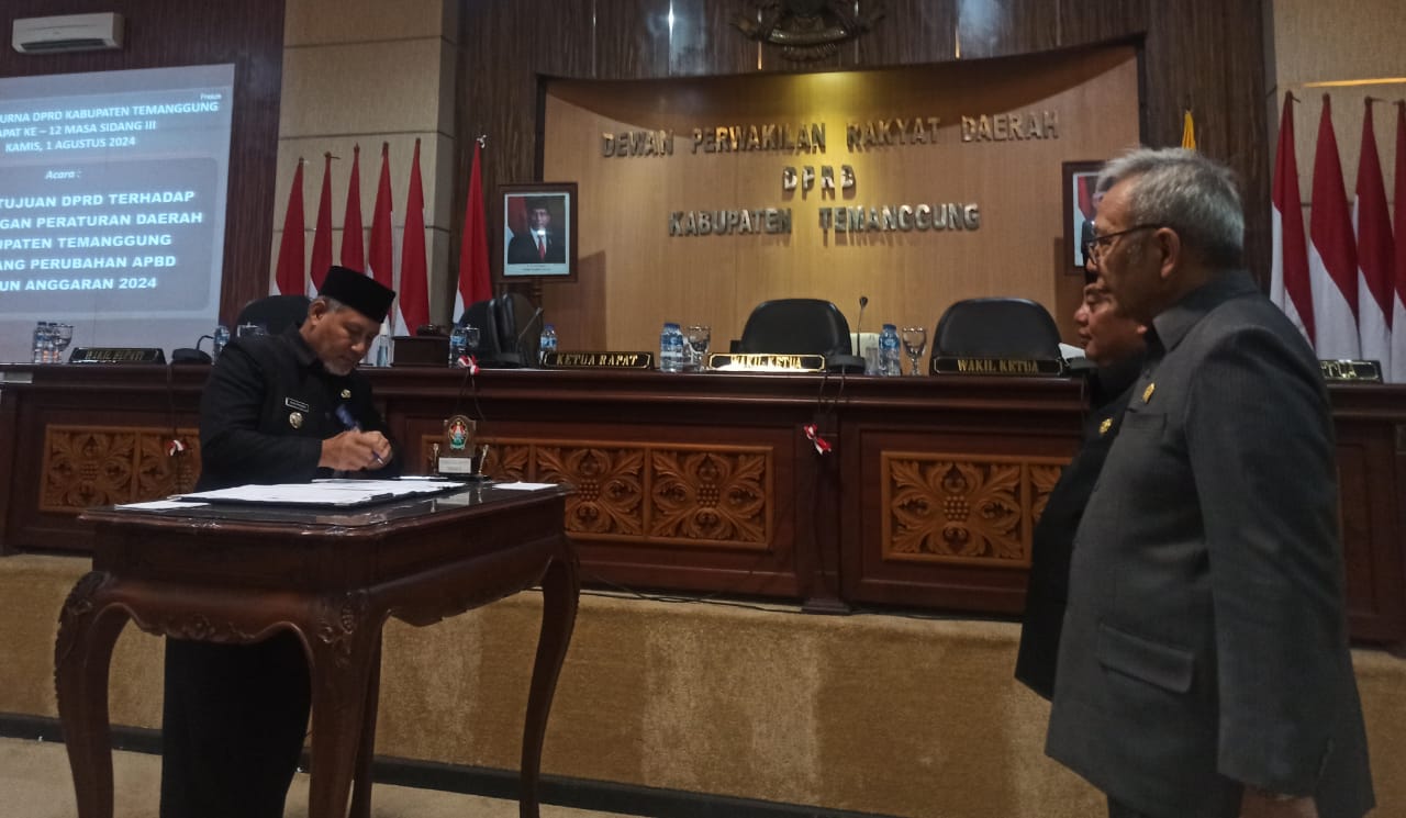 Sejumlah Fraksi di DPRD Temanggung Berikan Catatan APBD Perubahan 2024