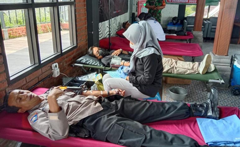 Jelang Hari Juang Kartika, Koramil Pakis Gelar Donor Darah