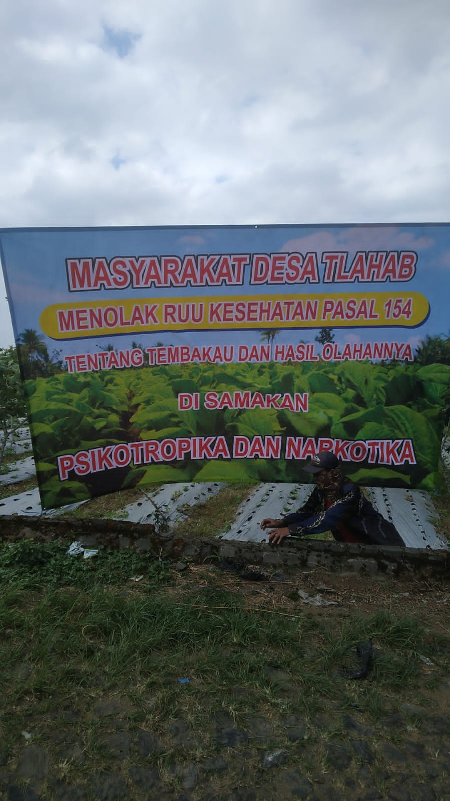 Petani Tembakau Desa Tlahab Tolak Kedatangan ICTOH