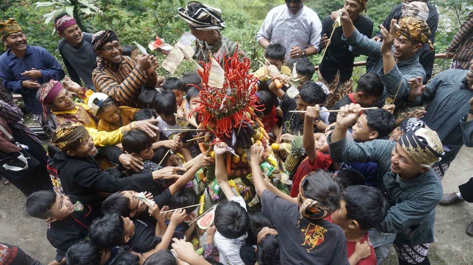 Tradisi Nyadaran Lepen di Lereng Gunung Sumbing: Ungkapan Syukur atas Melimpahnya Mata Air dan Hasil Panen