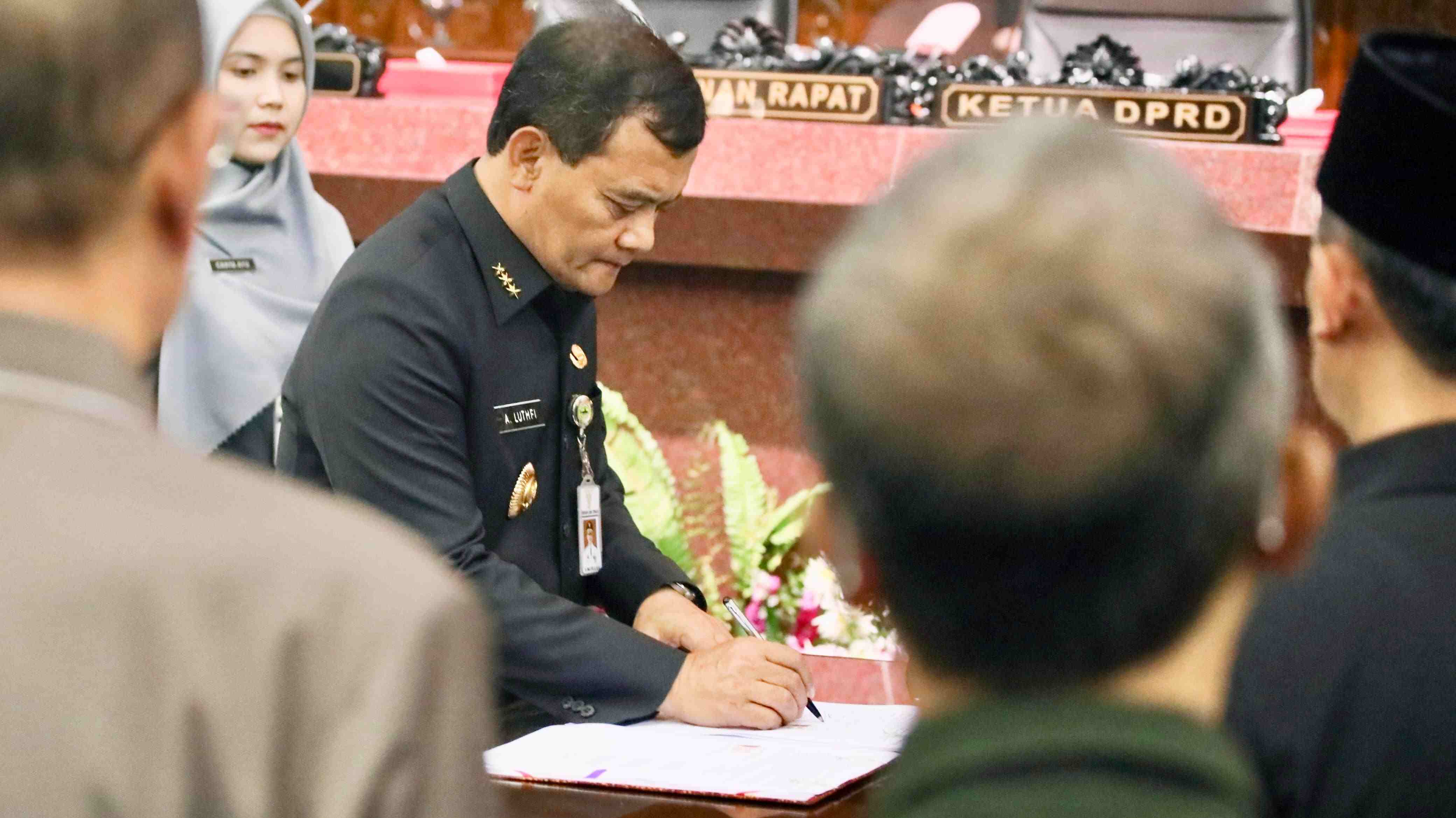 Pemprov Jateng Sahkan APBD Perubahan 2025, Fokus Infrastruktur dan Layanan Dasar