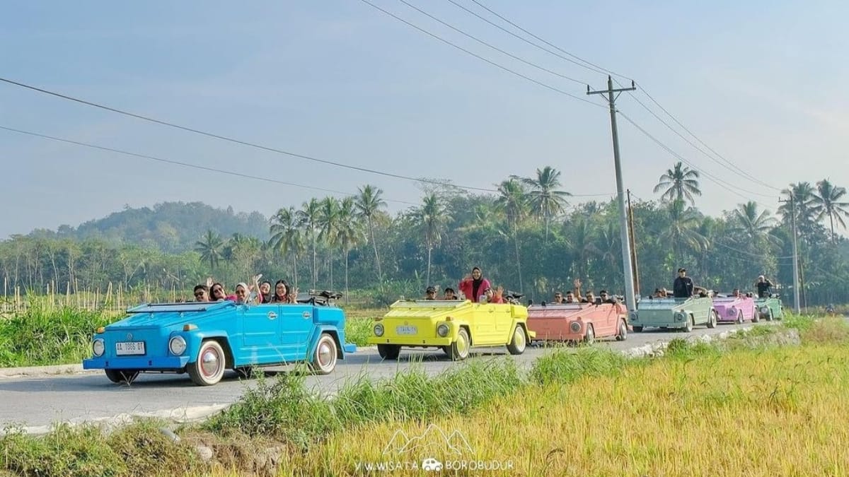 Serunya, Keliling Desa Sekitar Candi Borobudur Dengan Tour Naik Mobil VW Safari!