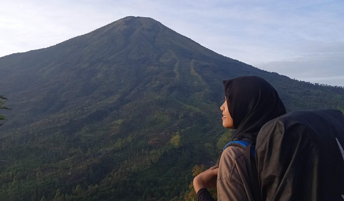 Menilik Pesona Mendaki Bukit Sikendil, Spot Terbaik Menikmati Keindahan Gunung Sindoro