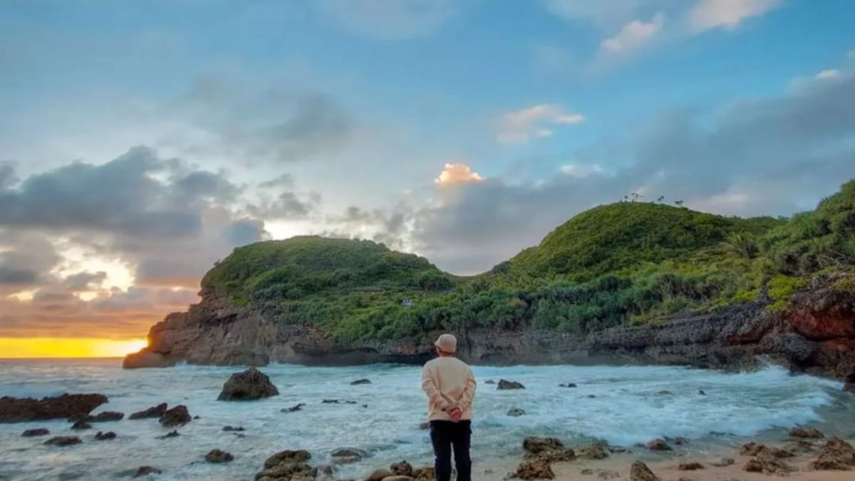 Pantai Sembukan Wonogiri: Eksotisme Pesona Laut Selatan Jawa Tengah