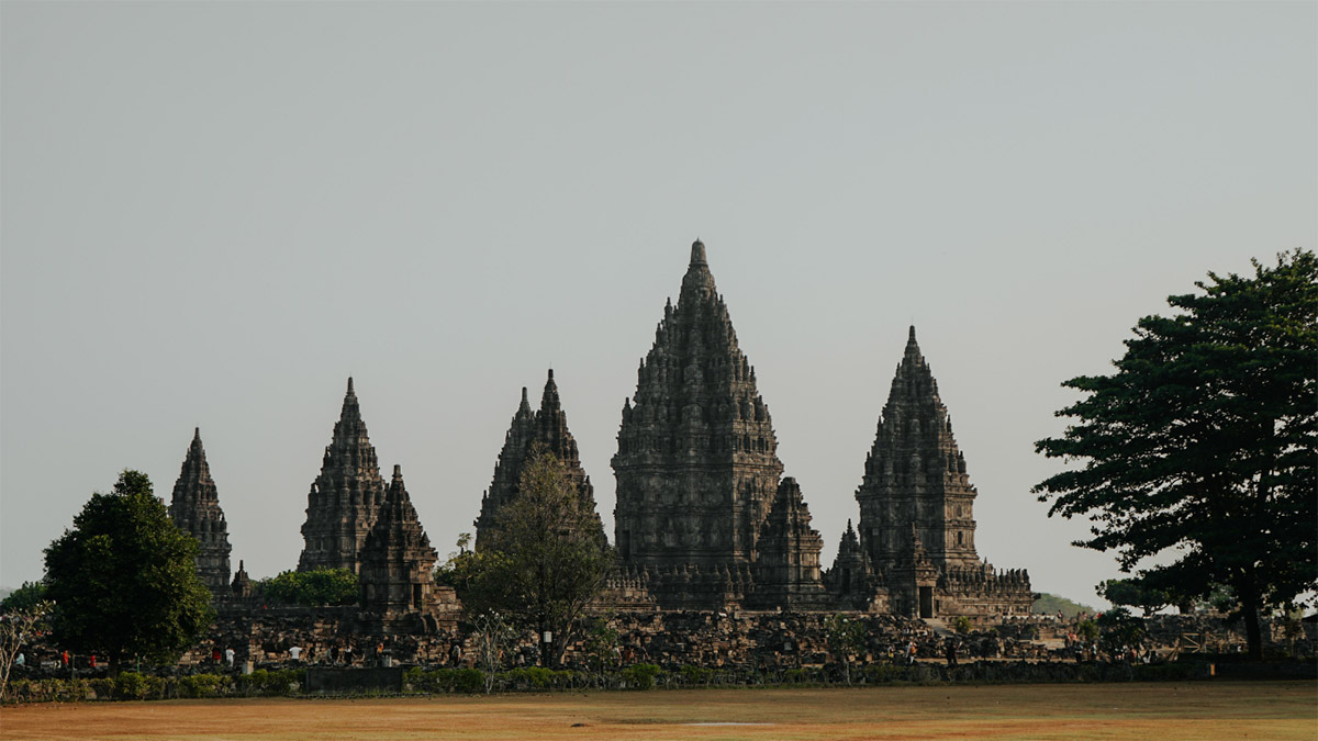 Benarkah Mitos Bawa Pasangan ke Candi Prambanan Akan Dapat Kutukan Seperti Roro Jonggrang?