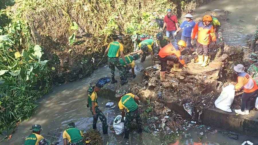 BPBD Kota Magelang Gandeng Kelurahan untuk Bersihkan Sungai