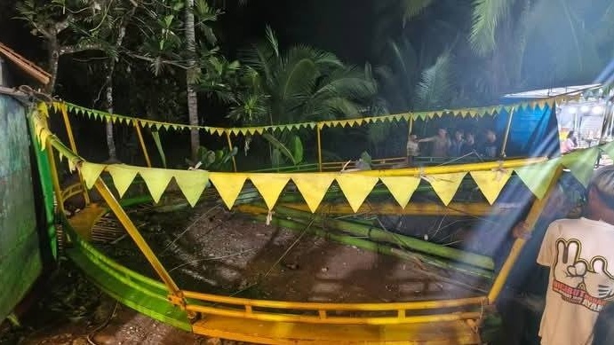 Wahana Permainan Ombak Banyu Pasar Malam di Bener Purworejo Patah, 10 Orang Luka-luka
