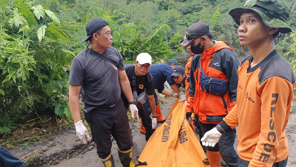Update Banjir Lahar Dingin Merapi Telan 3 Korban Jiwa dan Kubur Belasan Truk