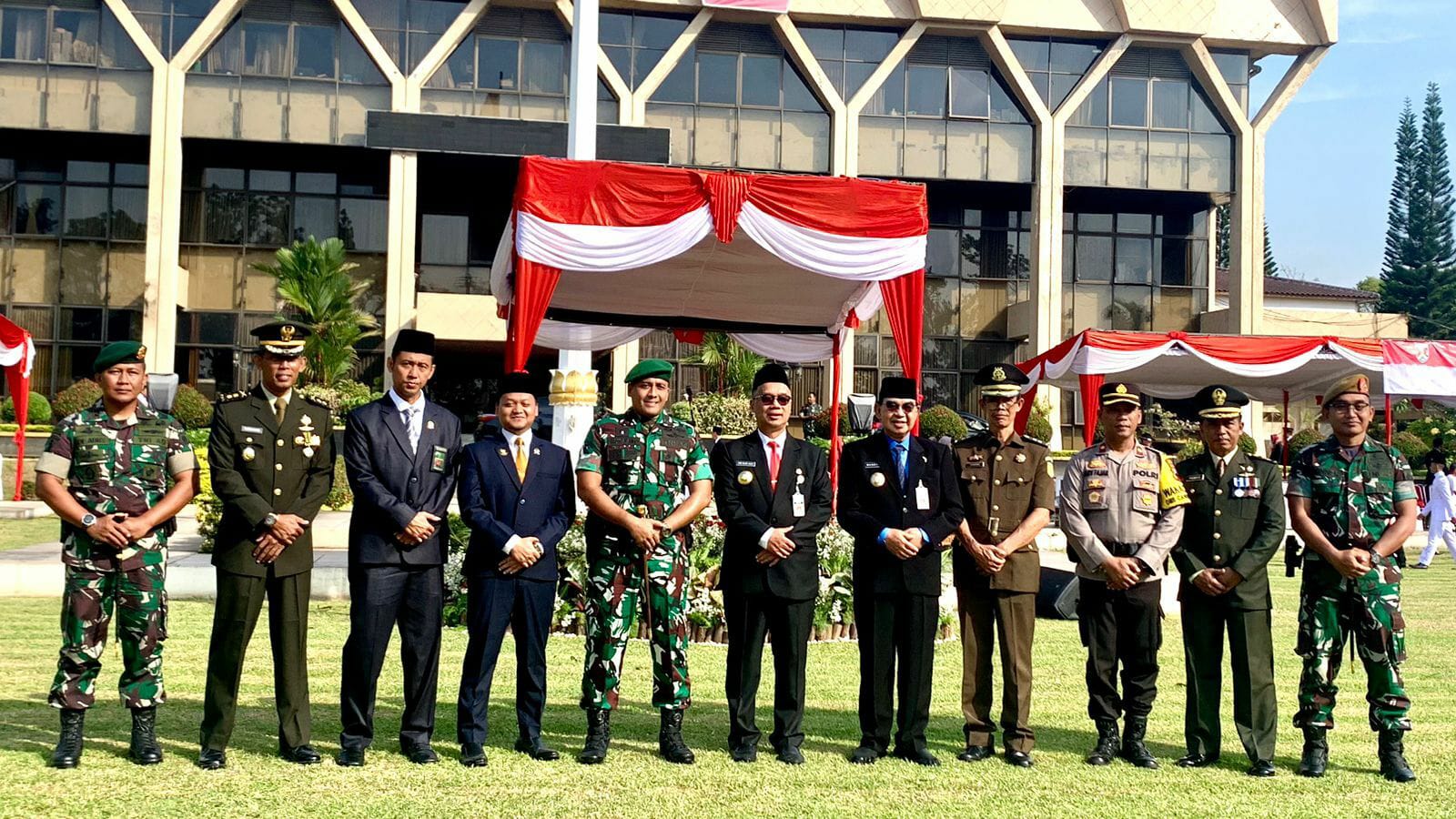 Penuh Khidmat, Pemkot Magelang Melaksanakan Upacara Bela Negara Ke-75 dan Hari Ibu Ke-95