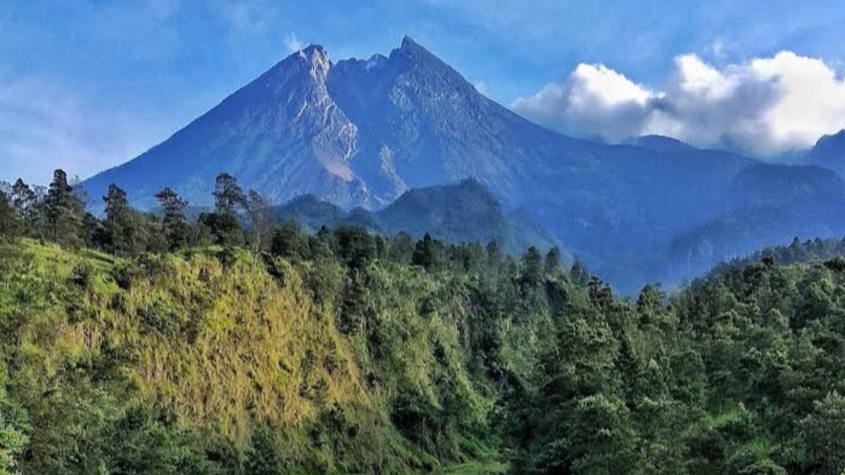 5 Rekomendasi Spot Melihat Gunung Merapi yang Paling Cantik dan Cocok untuk Hunting Foto 