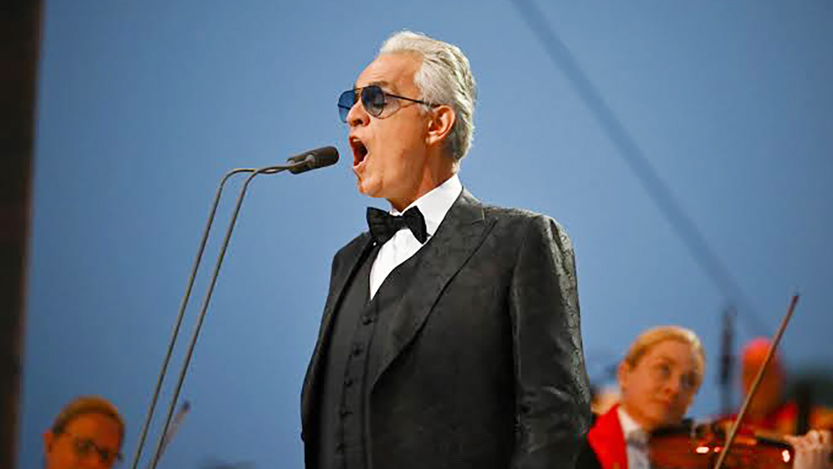 Buntut Penolakan, Baliho Konser Andrea Bocelli di Borobudur Magelang Akhirnya Diturunkan