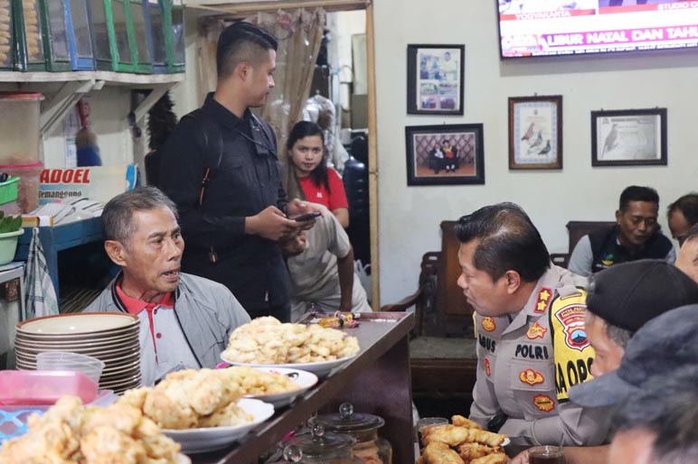 Kapolres Temanggung Terima Keluhan Masyarakat Soal Balap Liar dan di Sela Sarapan Pagi di Warung Jadul