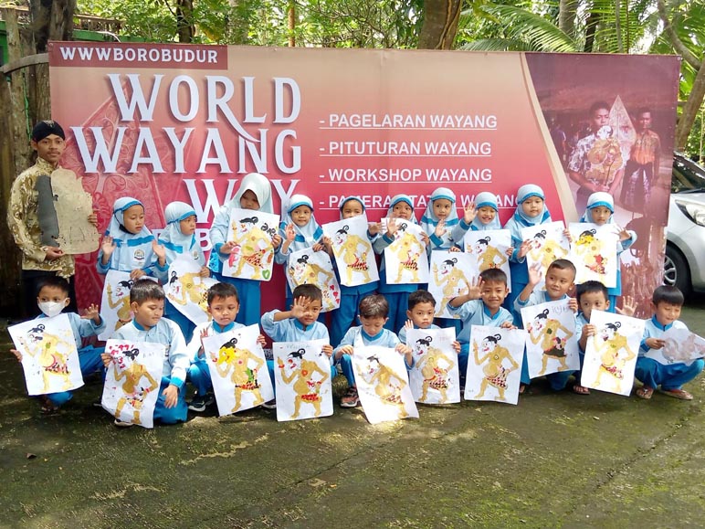 Puluhan Anak TK dan SD Borobudur Diajak Lestarikan Seni Wayang