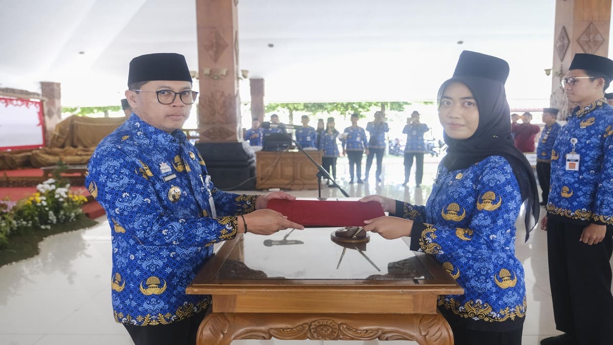 Walikota Magelang Damar Prasetyono Ambil Sumpah 18 CPNS