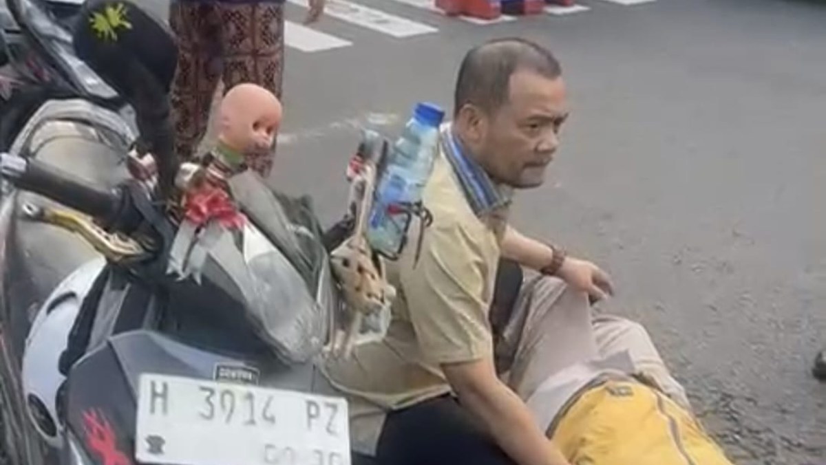 Aksi Spontan Gubernur Jateng Ahmad Luthfi Tolong Korban Kecelakaan di Semarang