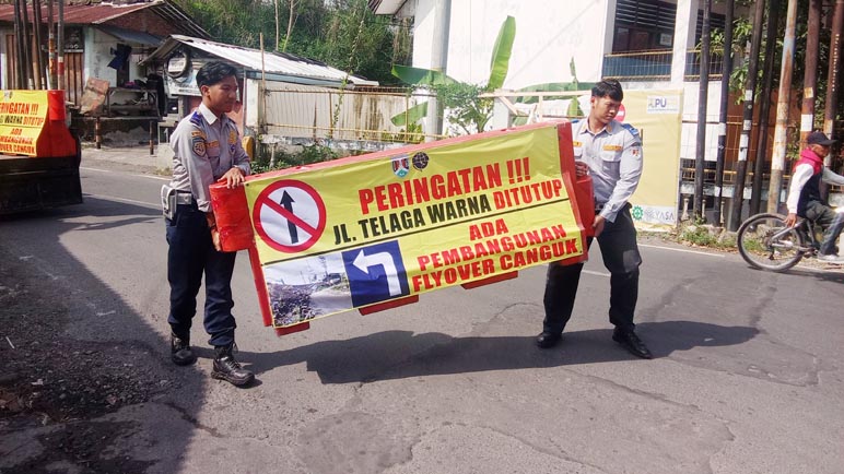 Antisipasi Masyarakat Tak Salah Jalur Selama Telaga Warna Ditutup, Dishub Kota Magelang Pasang Water Barrier