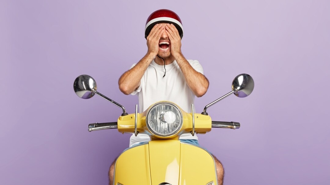 Gunakan Lampu Belakang Motor Berwarna Putih, Polisi: Bahaya!