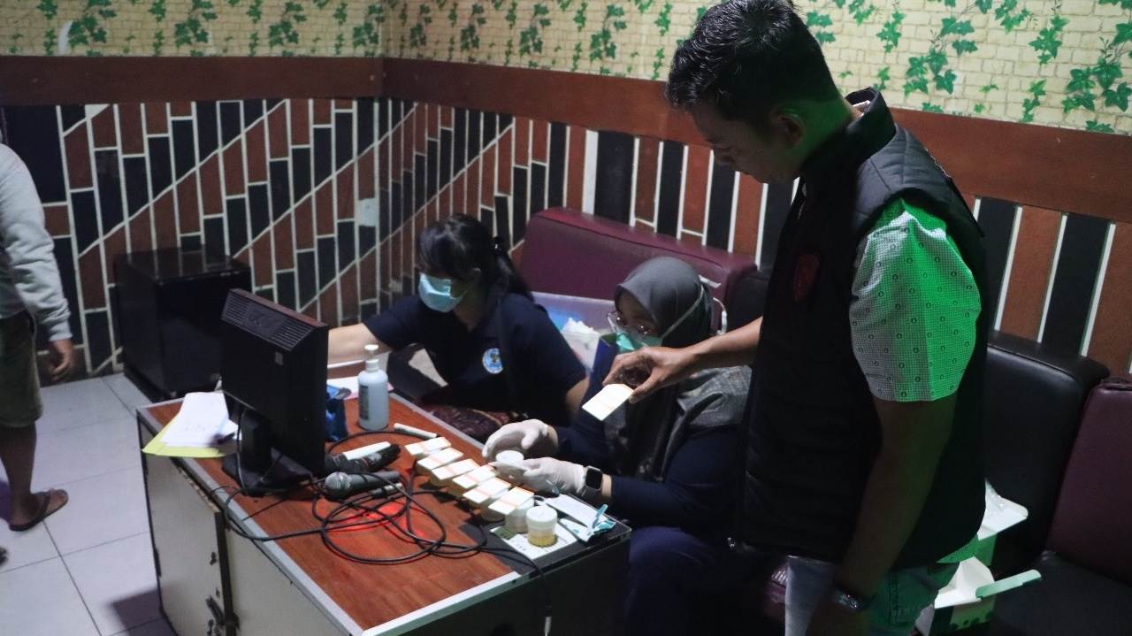 Polresta Magelang dan BNN Razia Karaoke, 90 Pengunjung Dites Urine