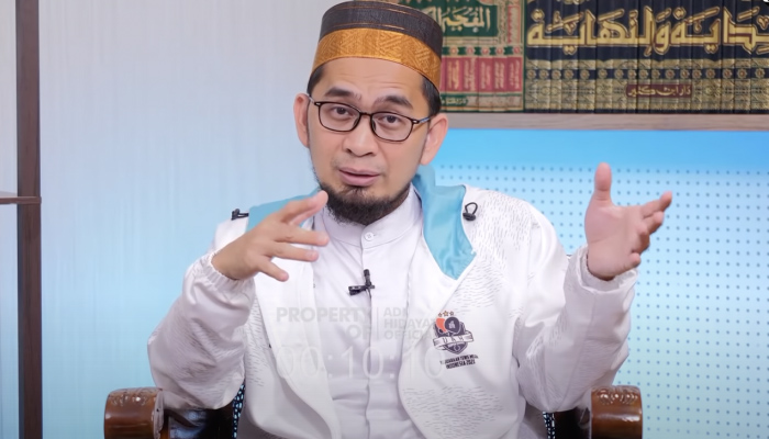 Doa Iftitah Menurut Adi Hidayat Pakai Inni atau Langsung Wajjahtu?