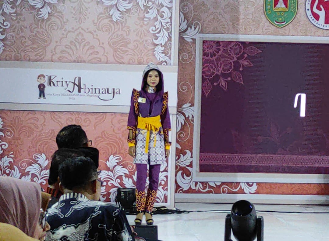 SMKN 3 Magelang Juara Favorit Lomba Desain Busana Batik Dekranasda Kabupaten Magelang