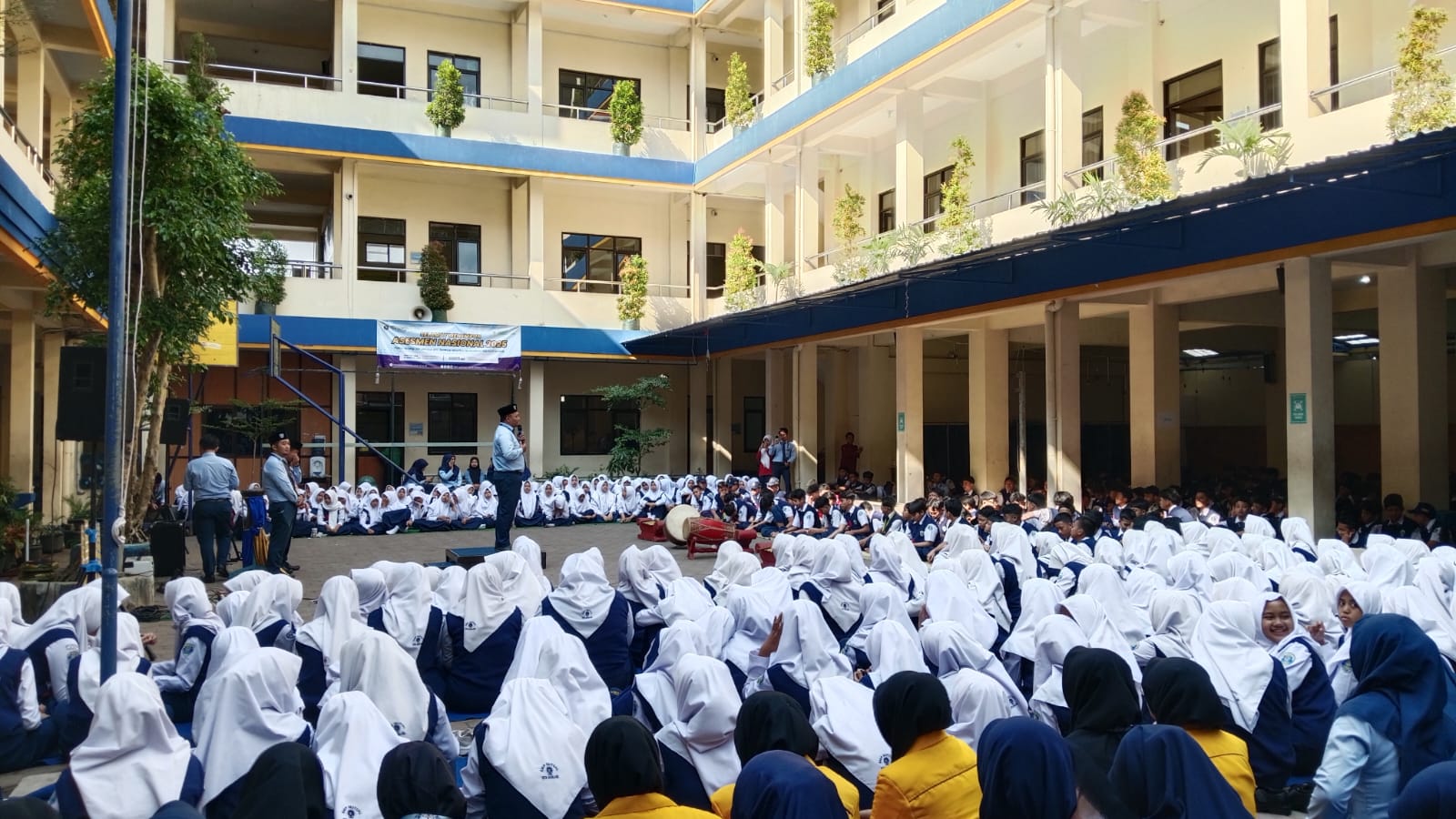 Penuh Haru, SMP Mutual Kota Magelang Gelar Tadabur Kebangsaan dan Doa Bersama
