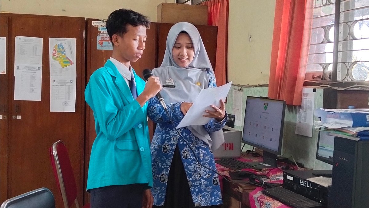 Siswa SMPN 10 Magelang Dilatih Percaya Diri Berbahasa Inggris Lewat SPEAK UP