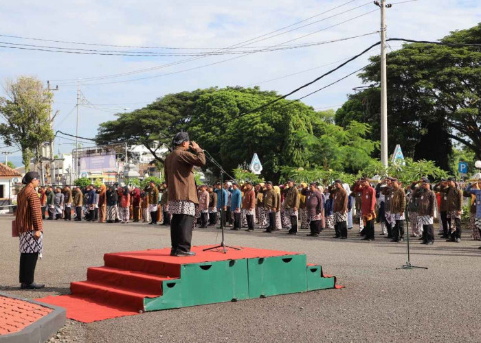 Perdana, Pemkab Gelar Apel Peringatan Hari Jadi Purworejo, Seluruh Peserta Berpakaian Adat Jawa Padinan