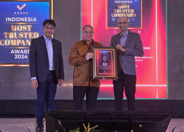 Momen Istimewa Sambut HUT ke- 34, JNE Raih Indonesia Most Trusted Companies Award 2024