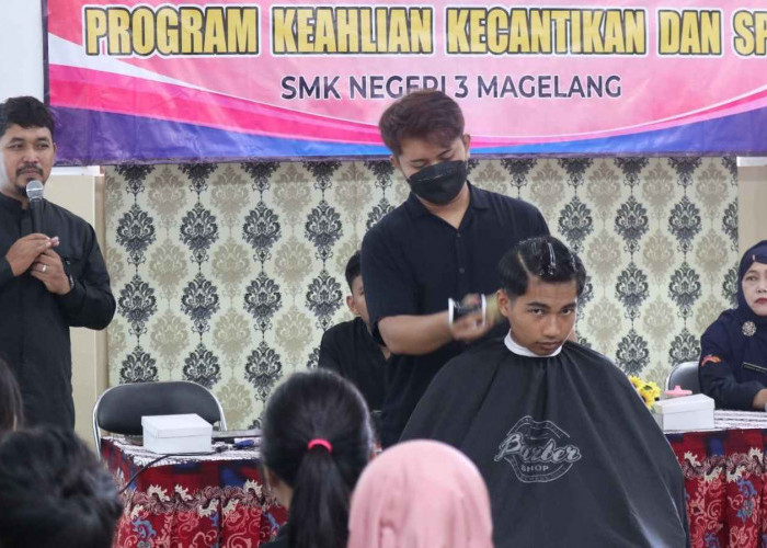 SMKN 3 Magelang Hadirkan Pakar Barber untuk Latih Siswa Kecantikan