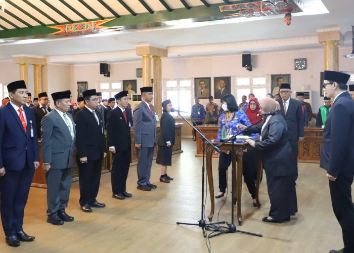 6 JPT Pratama dan 12 Kepala Puskesmas Dilantik Bupati Purworejo