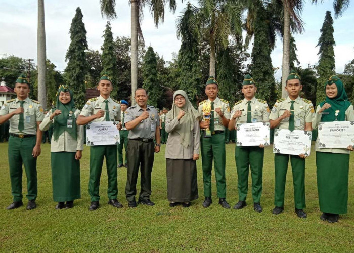 Direktur Polbangtan YOMA foto bersama dengan para juara MUNAS ISMAPETI XX