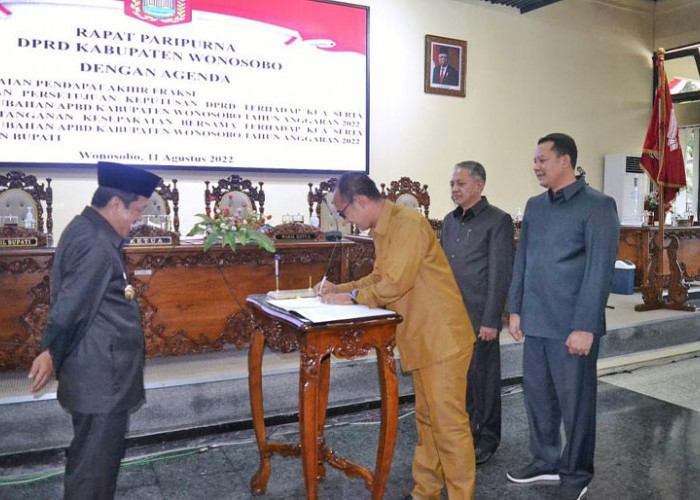 RAPAT. DPRD Kabupaten Wonosobo menggelar rapat paripurna agenda Kesepakatan Perubahan Kebijakan Umum Anggaran serta Perubahan Prioritas dan Plafon Anggaran Sementara Tahun 2022.(foto : Agus Supriyadi/Wonosobo ekspres)