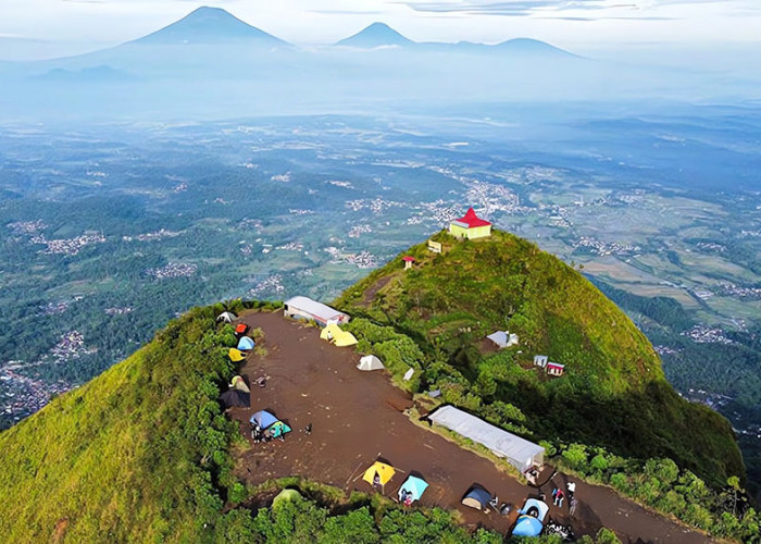 Tak Cuma Cocok Buat Pendaki Pemula, Gunung Andong Magelang juga Punya Panorama Menawan