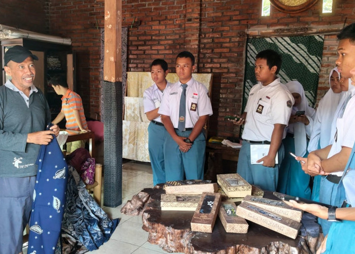 Siswa SMKN 2 Magelang Praktik Jurnalistik Langsung ke UMKM, Belajar Liputan hingga Kelola Konten