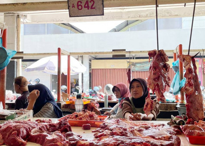 Penjualan Daging Sapi Eceran di Pasar Rejowinangun Kota Magelang Menurun Saat Iduladha
