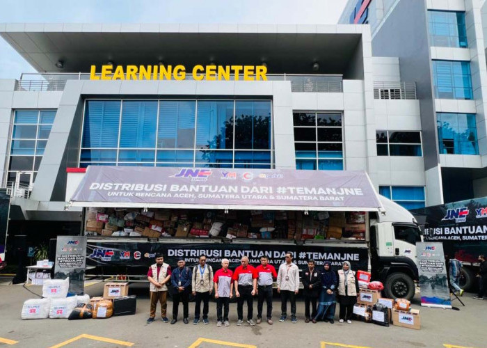 JNE Salurkan Lebih dari 500 Ton Bantuan untuk Korban Bencana Sumatera