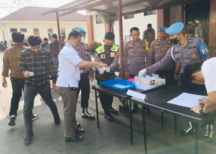 Cegah Narkoba dari Dalam, Anggota Polres Temanggung Dites Urine