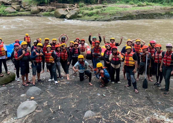 Rayakan Ultah, Mahasiswa Pecinta Alam Undip Gelar Camping dan Rafting di Sungai Elo Magelang