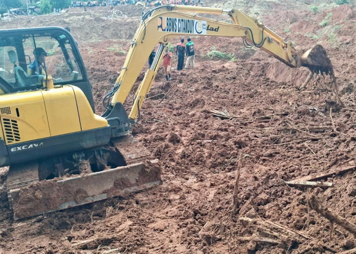 Pencarian Korban Longsor Desa Cibeunying Cilacap, Alat Berat Kembali Dikerahkan