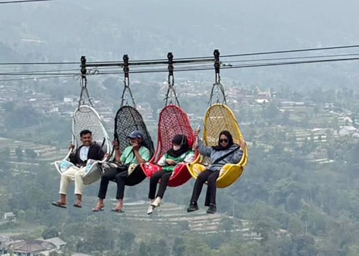 Belum Dibuka Resmi, Wahana Gondola Ketep Pass Magelang Sudah Diserbu Ratusan Wisatawan