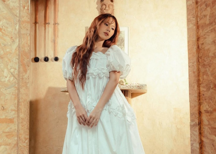 Lagu hits Nadin Amizah penyanyi Indonesia yang banyak menyentuh penggemar