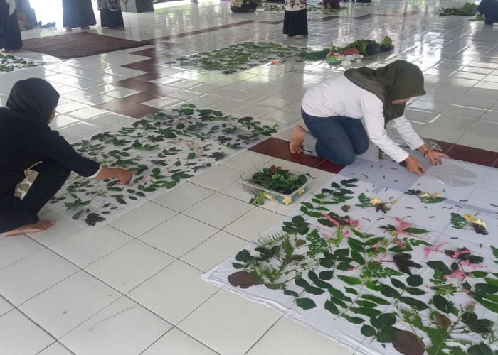 Semangat Ibu-ibu Ikuti Lomba Ecoprint di TIC Borobudur Magelang