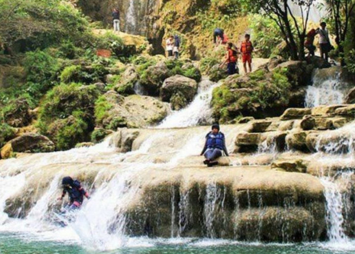 Destinasi Wisata Air Terjun Sri Gethuk Gunungkidul Suguhkan Kesegaran Air dan Udara, Simak Lokasi dan Rutenya!