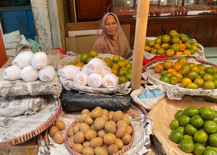 Jelang Maulid Nabi, Harga Buah di Pasar Rejowinangun Kota Magelang Merangkak Naik