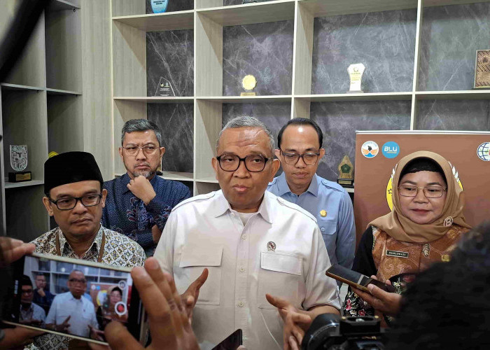 Wamenaker Afriansyah Noor Sebut Ijazah Saja Tak Cukup untuk Bersaing di Dunia Kerja