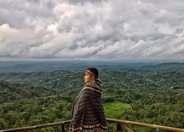 Wisata Hidden Gem di Purworejo! Gunung Manggul Punya Panorama Alam yang Secantik Ini