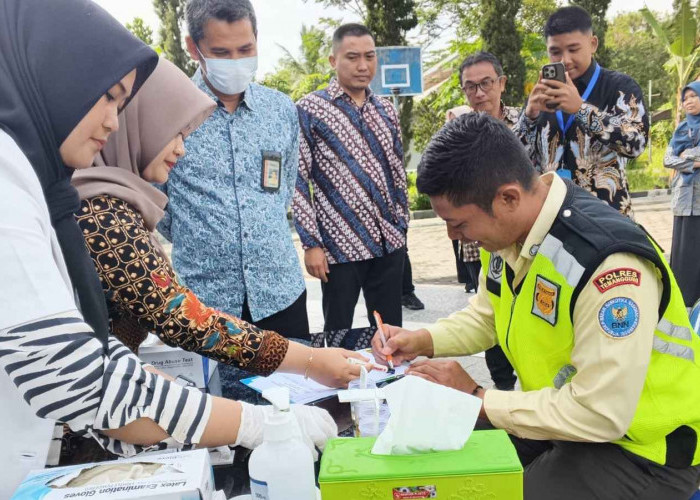 BNN Temanggung Tes Urine Mendadak Seluruh Pegawai, Hasilnya 100 Persen Negatif Narkoba