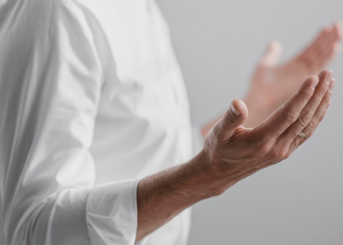 Niat Puasa Rajab dan Keutamaannya, Masuk dalam Bulan yang Dimuliakan Allah